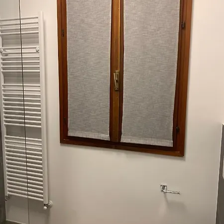 Scandellara 24 بيت ضيافة